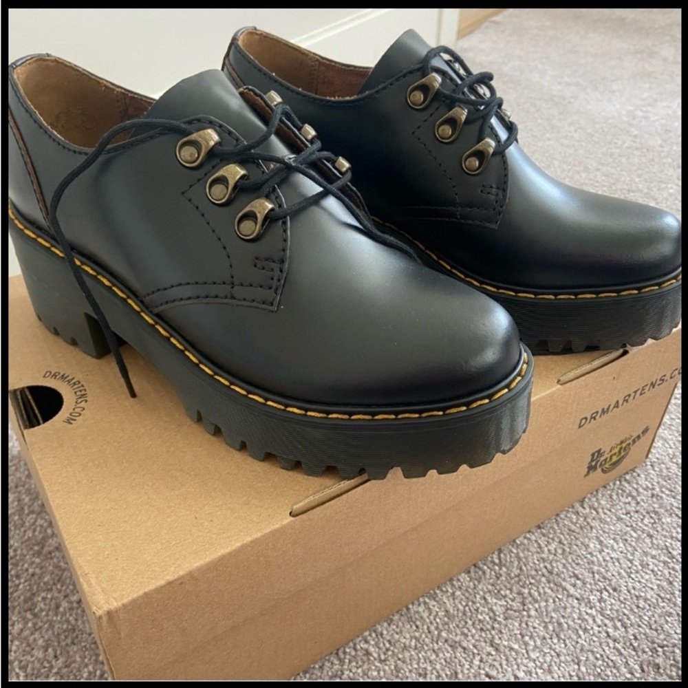 Dr Martens LEONA LO VINTAGE SMOOTH LEATHER HEELED SHOES